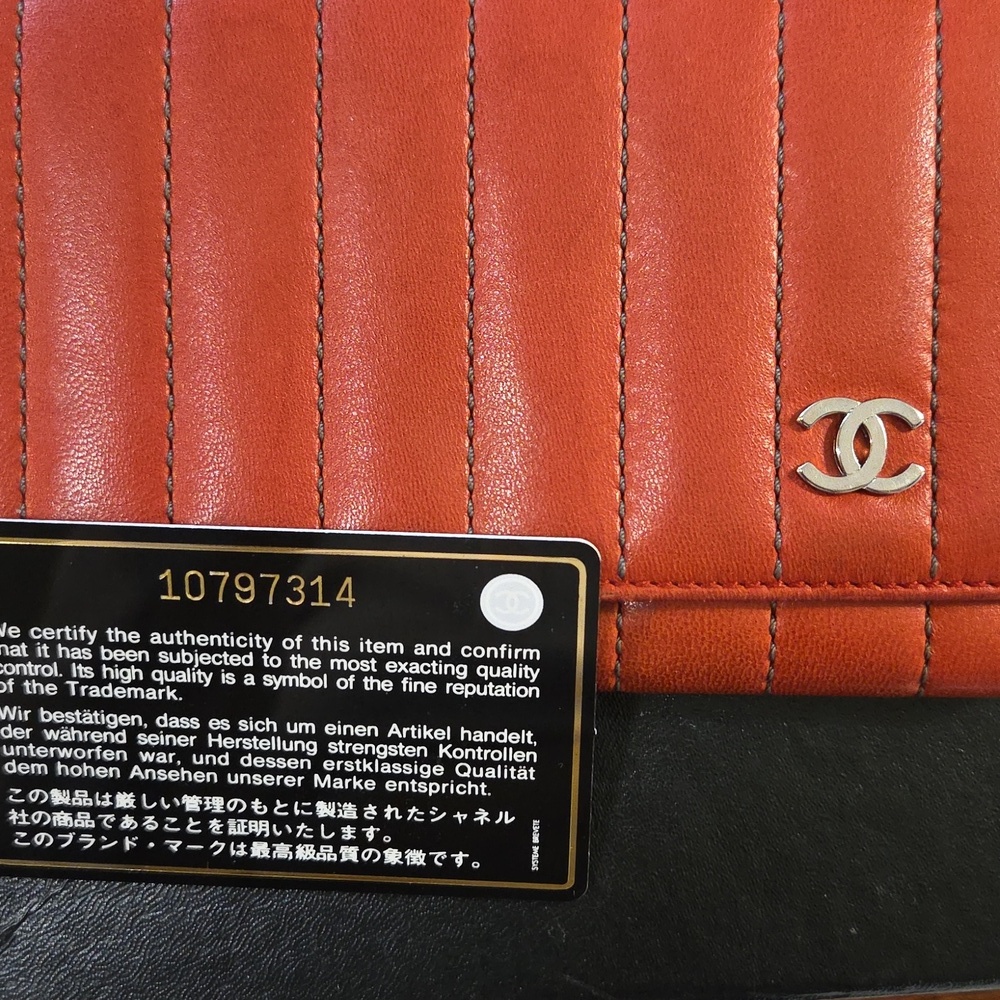 Chanel Mademoiselle Classic Red Leather Wallet - Picture 3 of 9